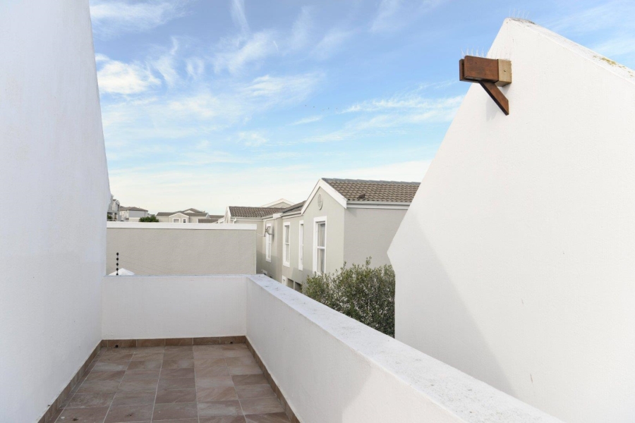 To Let 3 Bedroom Property for Rent in Big Bay Western Cape